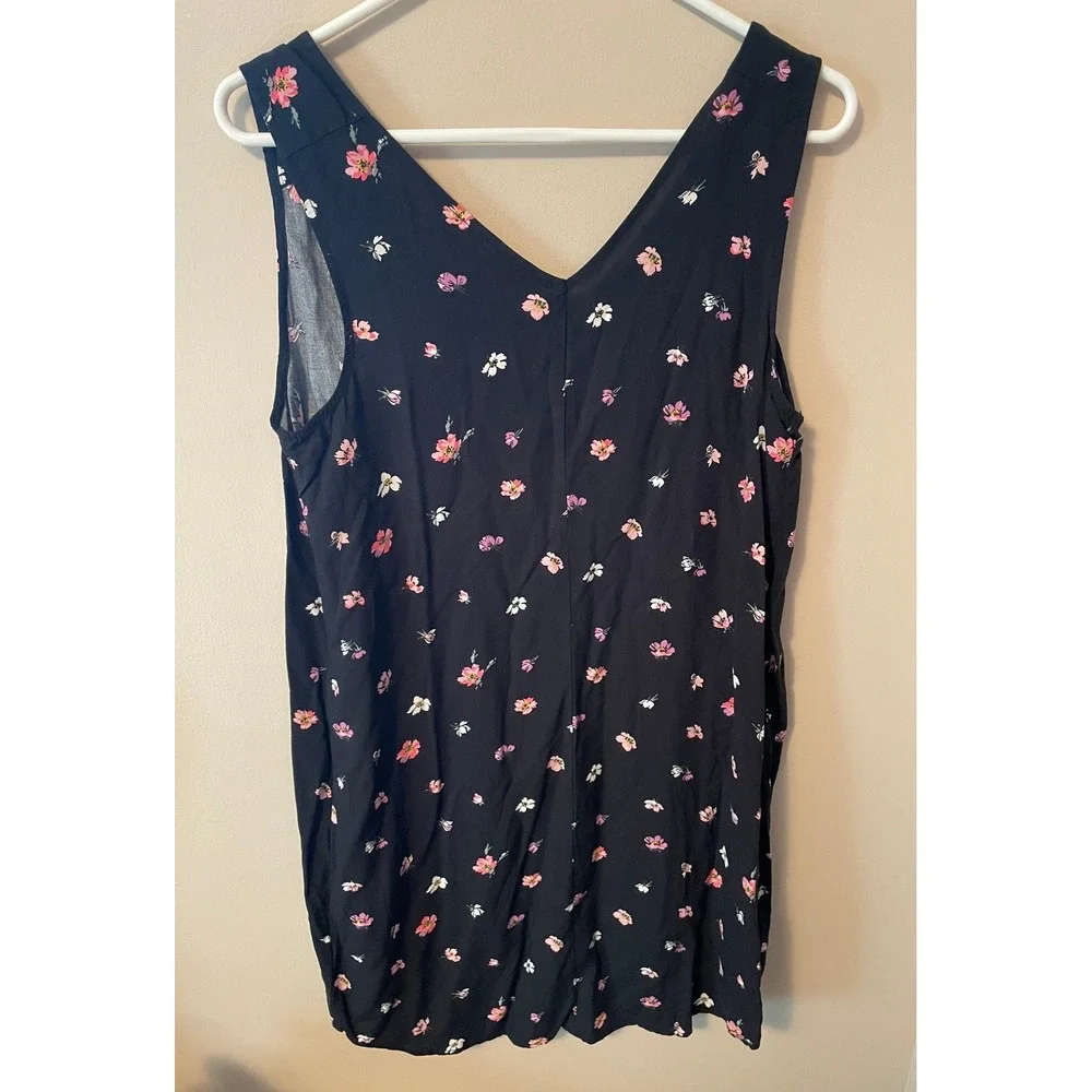 Womens Black Ditsy Floral V-Neck Sleeveless Tank Top Cottagecore Boho Feminine